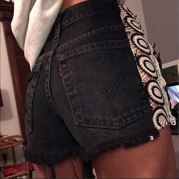 Levi’s LF Furst Of A Kind Vintage crochet fray Denim Shorts - Picture 2 of 7